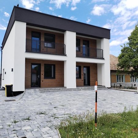 Apartman Pri Parku Solcany Buitenkant foto