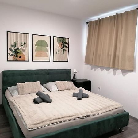 Apartman Pri Parku Solcany Buitenkant foto