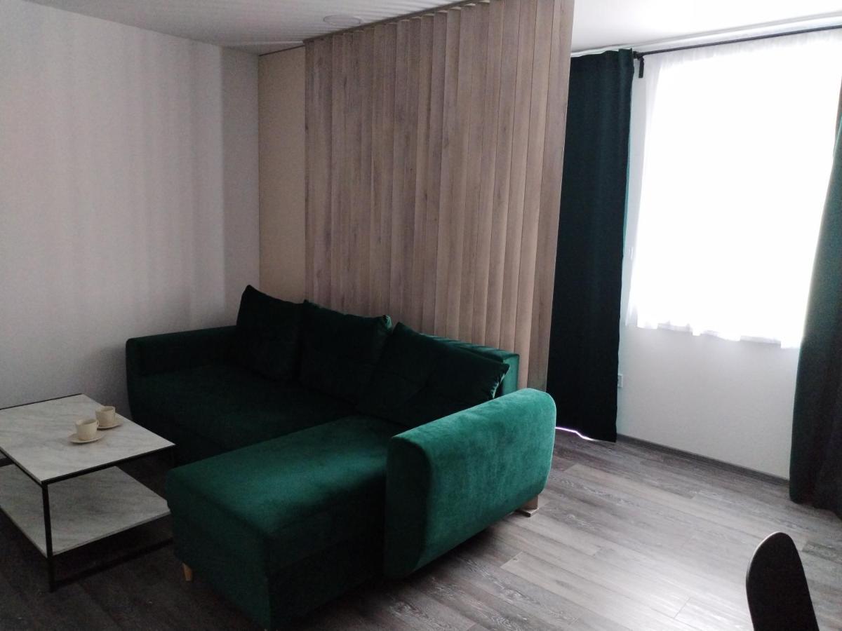 Apartman Pri Parku Solcany Buitenkant foto