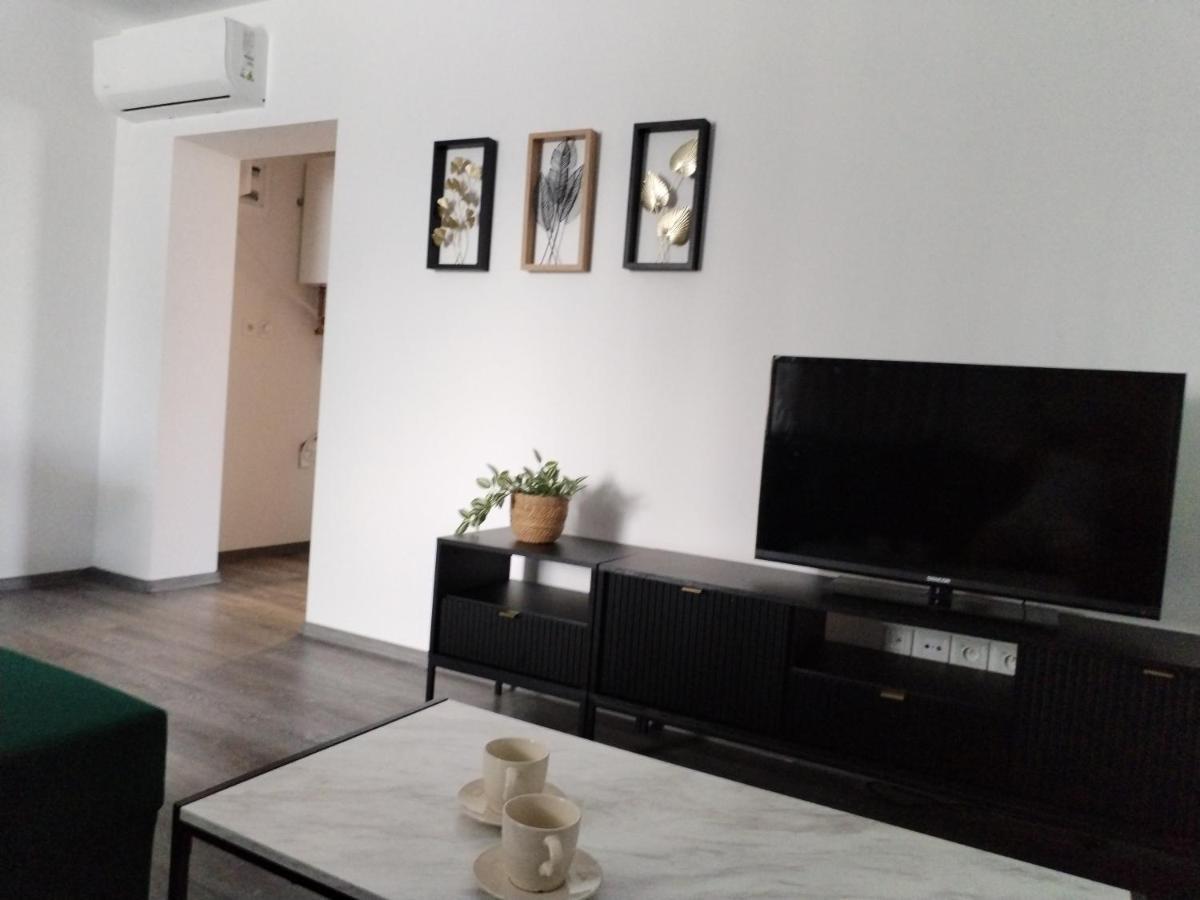 Apartman Pri Parku Solcany Buitenkant foto